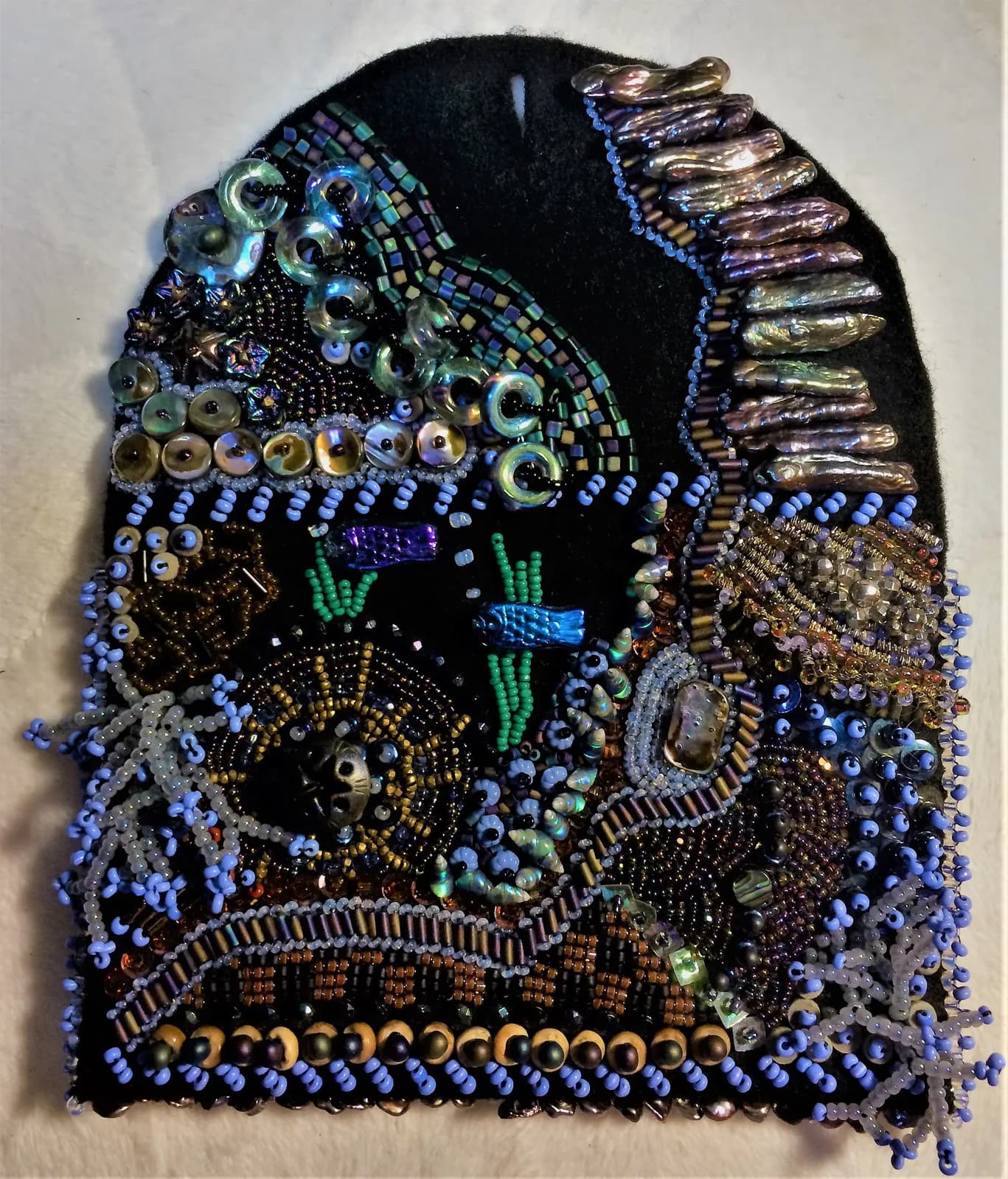Featured artwork by Leslie Emerson